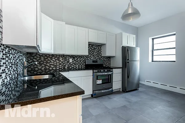 Rented by Mdrn Residential | media 8