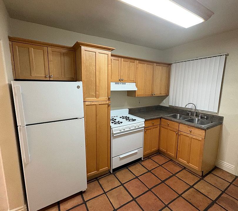 1st image of 1906-44 K St #304
