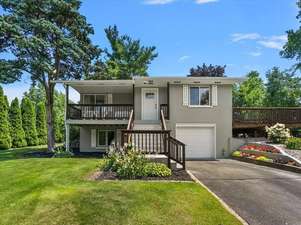 15004 Riley St, Holland, MI 49424