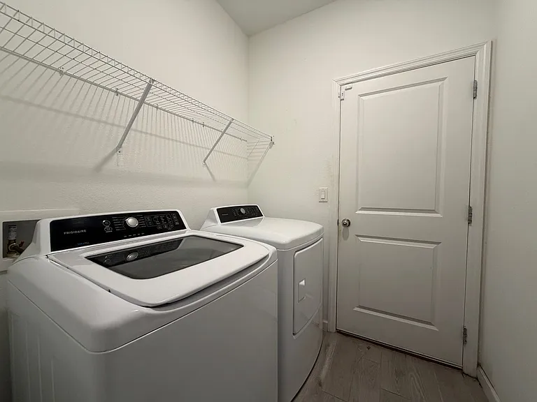 2993 Crossfield Dr — Photo 19