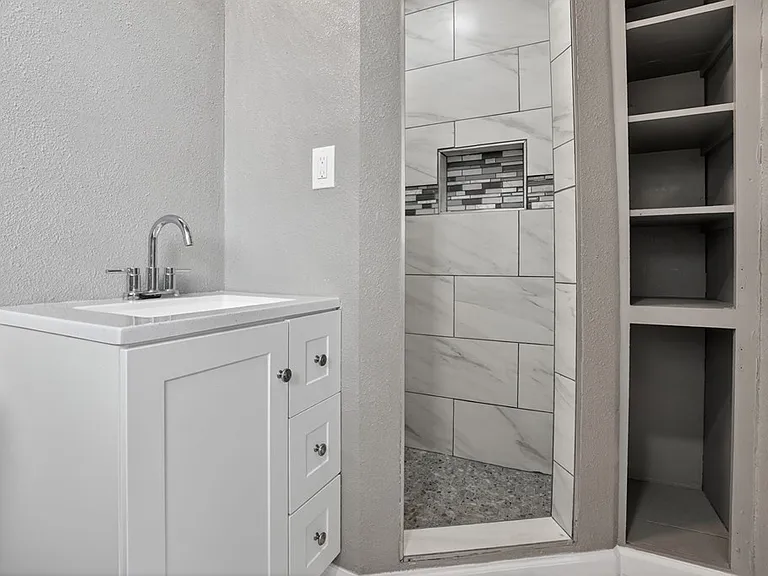 4427 Leddy Dr — Photo 21