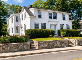 104 Essex St #102, Swampscott, MA 01907
