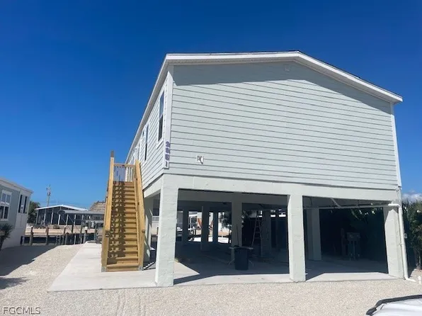 2951 York Rd, Saint James City, FL 33956