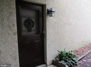 13 E Daisy Ln, Mount Laurel, NJ 08054