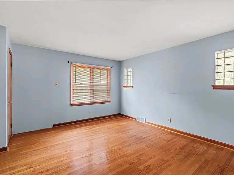 237 S Hartnett Ave — Photo 9