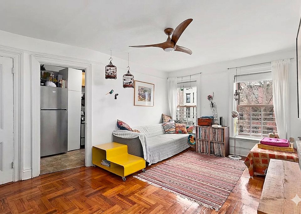 1st image of 305 Vanderbilt Ave #3