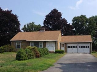 750 Amostown Rd, West Springfield, MA 01089