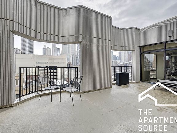 5th image of 1000 N Lasalle St APT 611