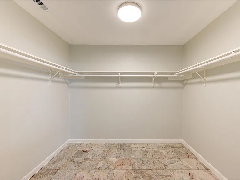 9611 Lasbury Dr — Photo 14