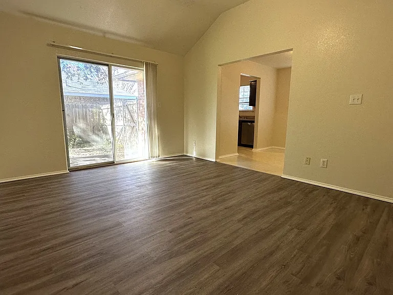 1404 Paco Trl — Photo 4