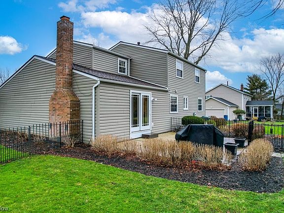4th image of 1471 Carriage Hill Dr
