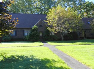 16 Cheshire Meadows Ln, Kennebunk, ME 04043