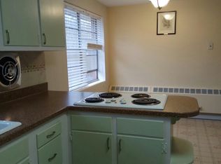 107 Shadow Ln, West Hartford, CT 06110