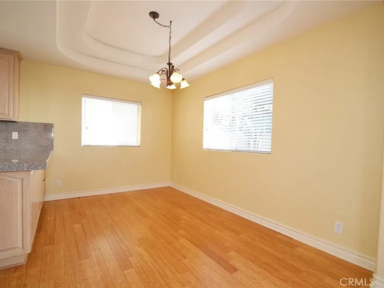 2203 Harriman #B — Photo 7