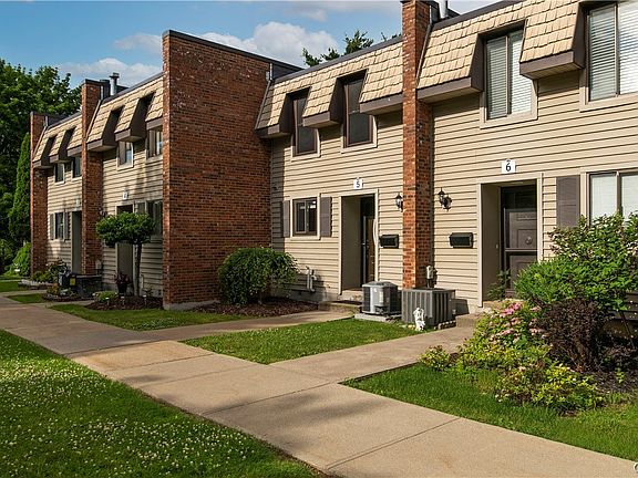 2nd image of 5 Chestnut Hls