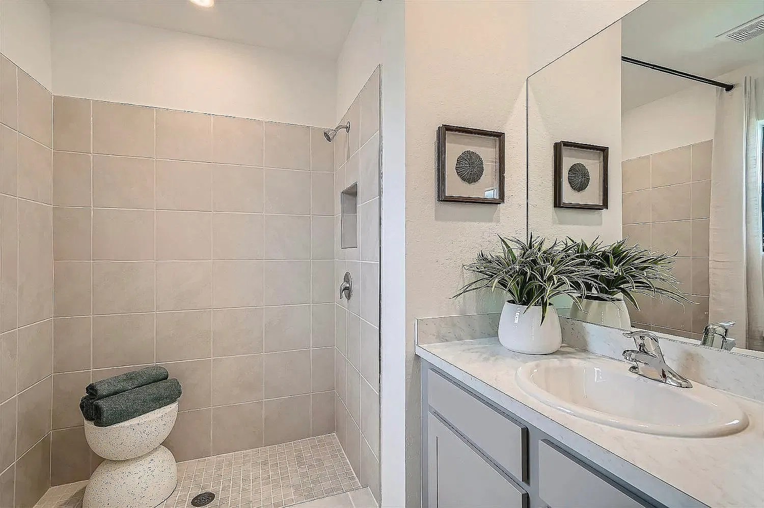 4 bed, 1580 sqft, $2,900 — Photo 4