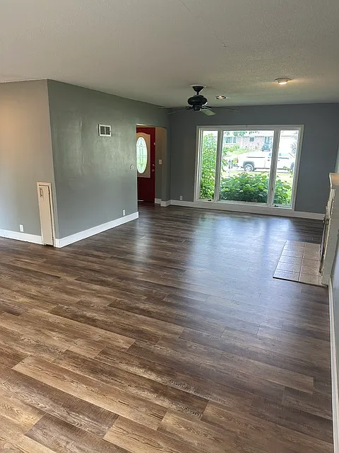 110 Montrose Road - 1 — Photo 3