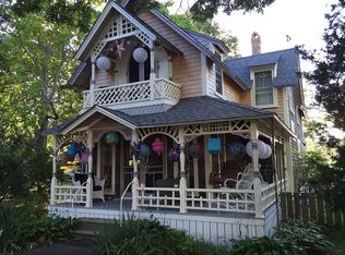 13 Clinton Ave, Oak Bluffs, MA 02557