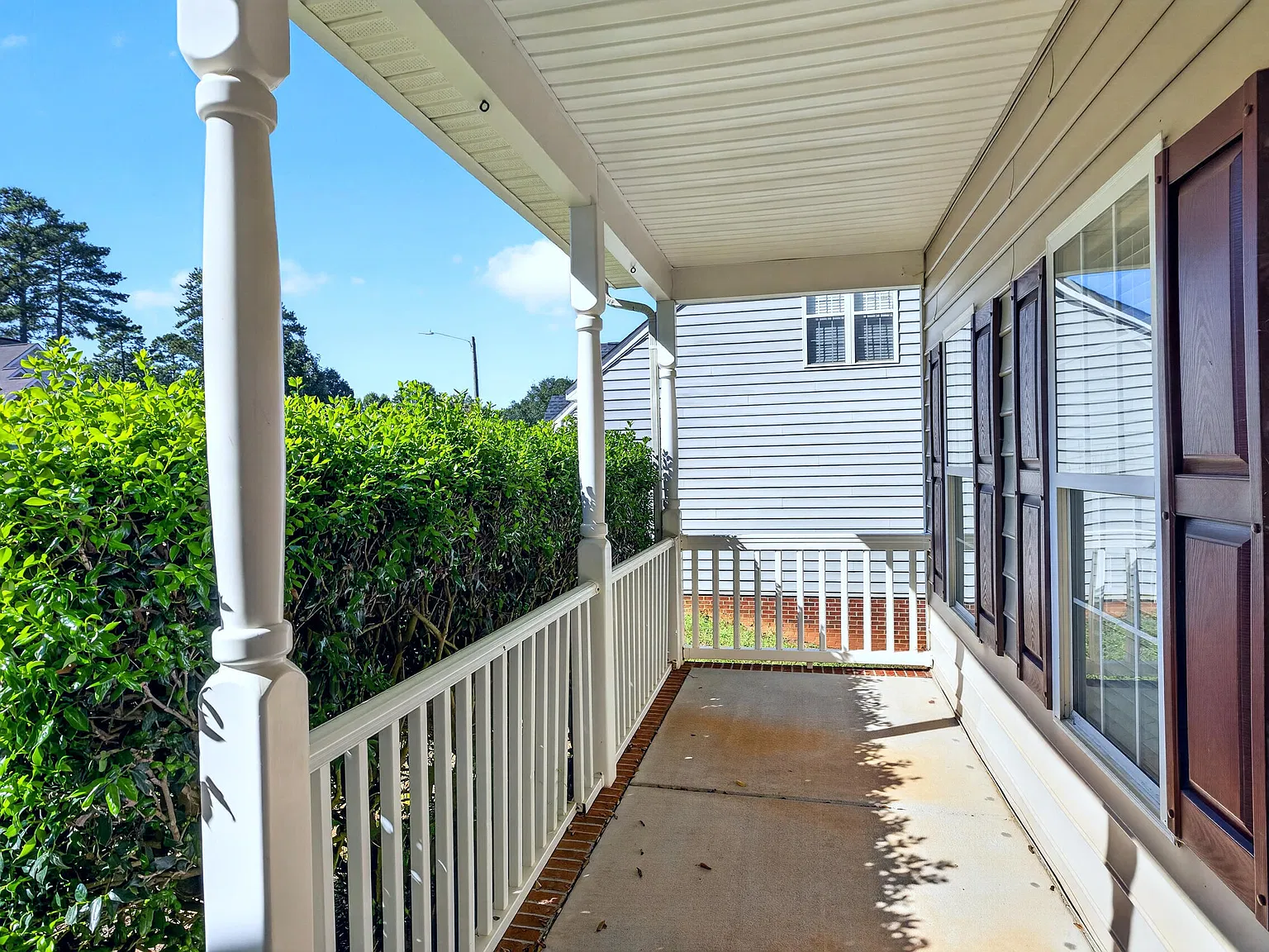 4 bed, 2.5 bath, 2100 sqft, $1,975 — Photo 2