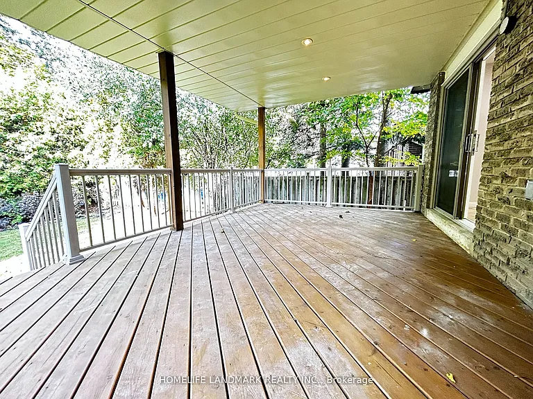 18 Summerfeldt Cres — Photo 4