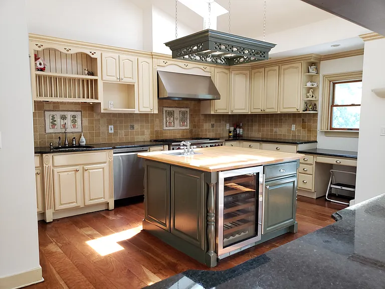 275 Evergreen Ave #1 — Photo 11