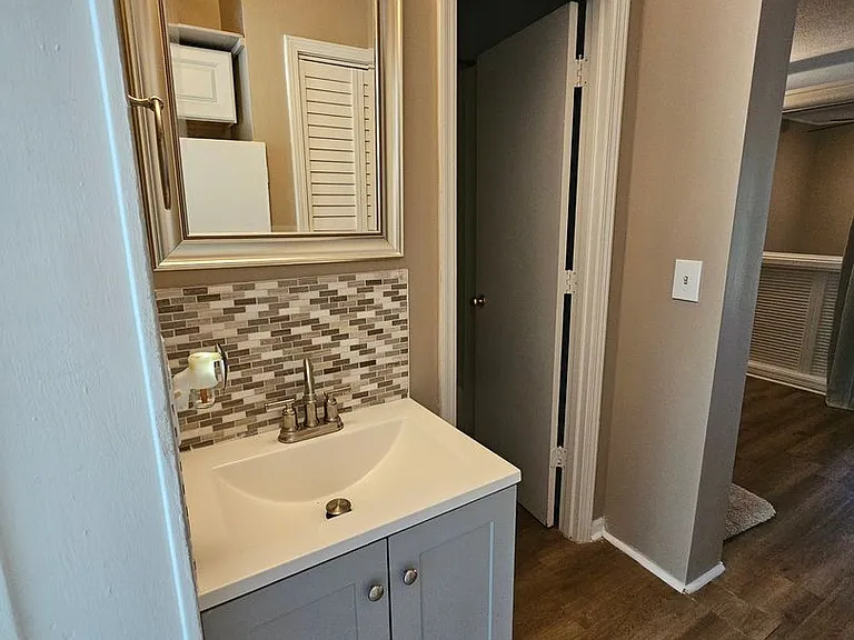 610 Putters Ln #210 — Photo 3