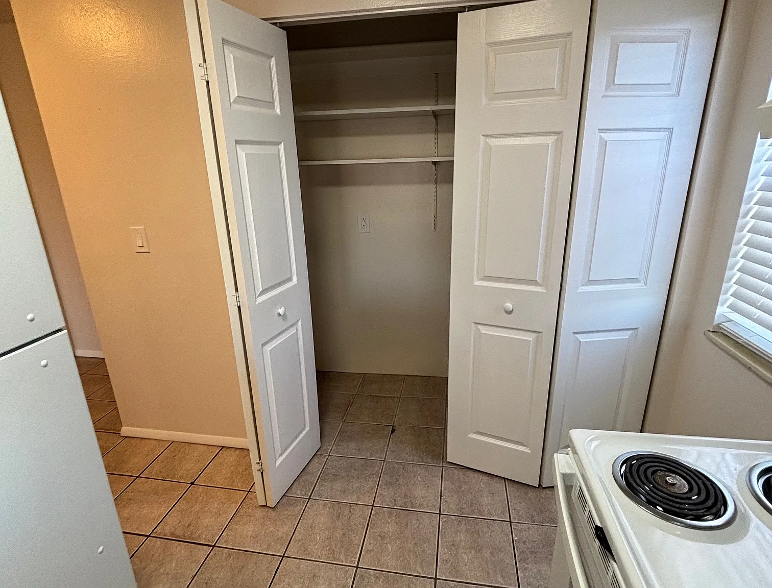6708 Dublin Loop W — Photo 4