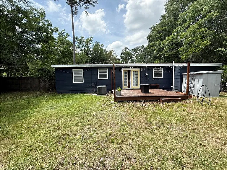 313 NW 34th Dr — Photo 17