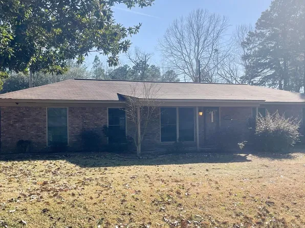 1107 Pine Cir, Smackover, AR 71762