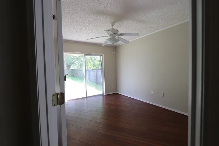 9438 Bud Wood St — Photo 6