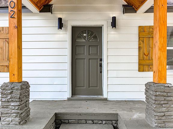 5th image of 602 Western Dr