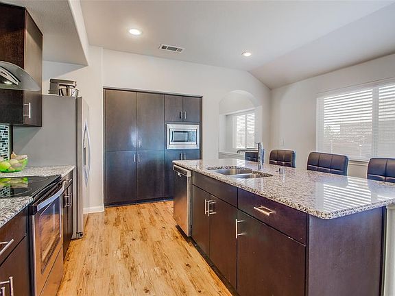 5th image of 4107 Gaillardia Way