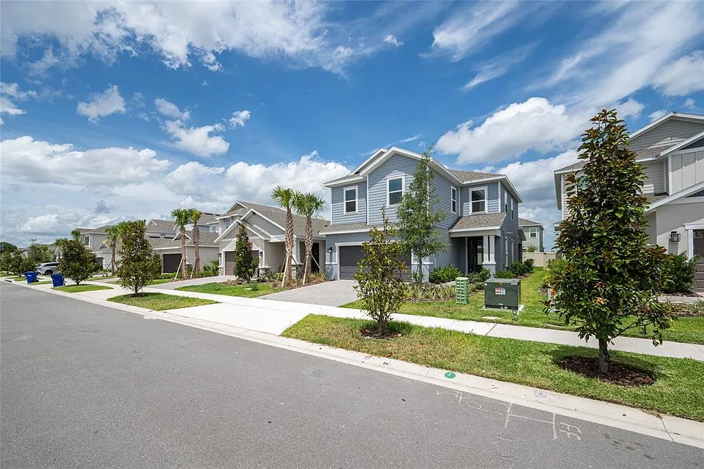 4 bed, 2.5 bath, 2197 sqft, $2,795 — Photo 3