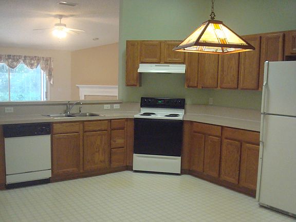 Kitchen with eat in nook