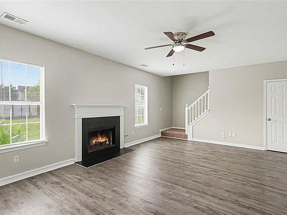 4th image of 2909 Crabapple Cir SE