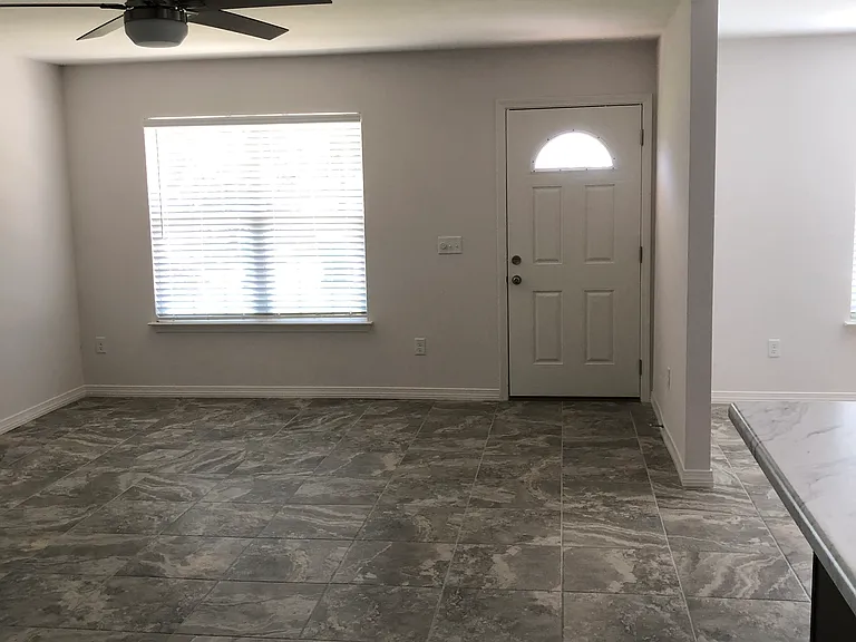 211 Deer St — Photo 5