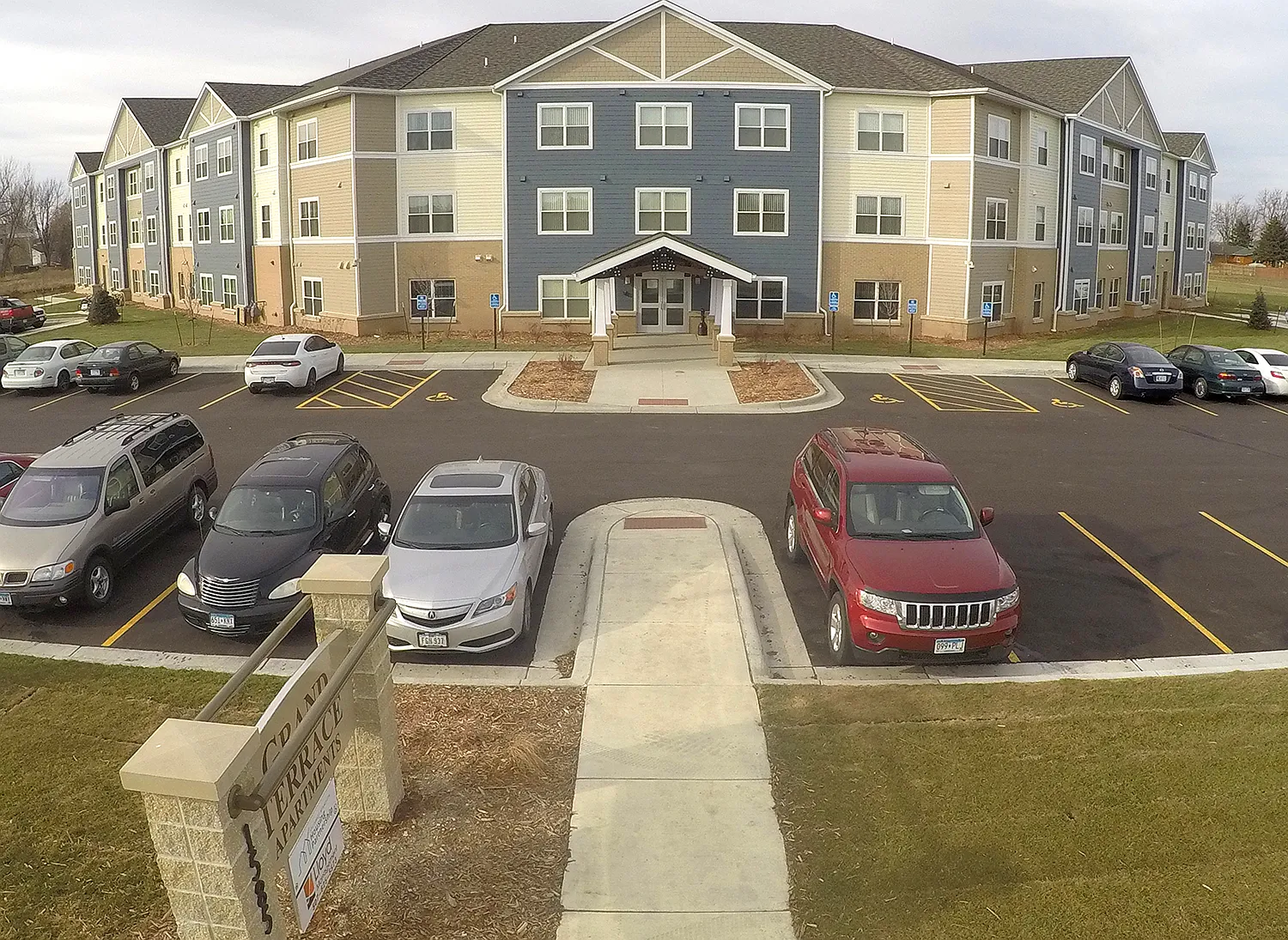 Grand Terrace Apartments — Photo 1