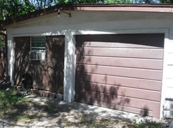 3rd image of 519 N Esplanade St