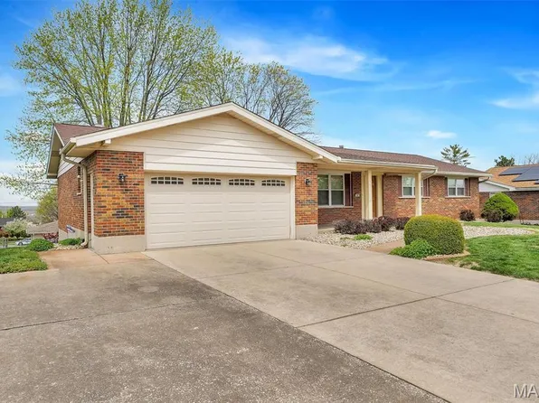948 Quince Dr, Saint Charles, MO 63301