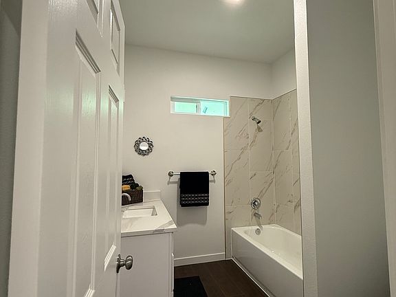 5th image of 13811 2nd Ave NE #2