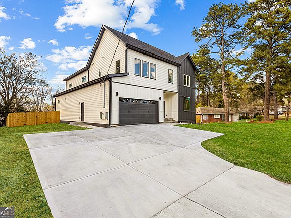 2nd image of 2047 Drew Valley Rd NE