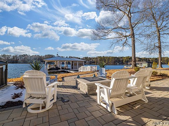 2nd image of 136 Waterfront Dr