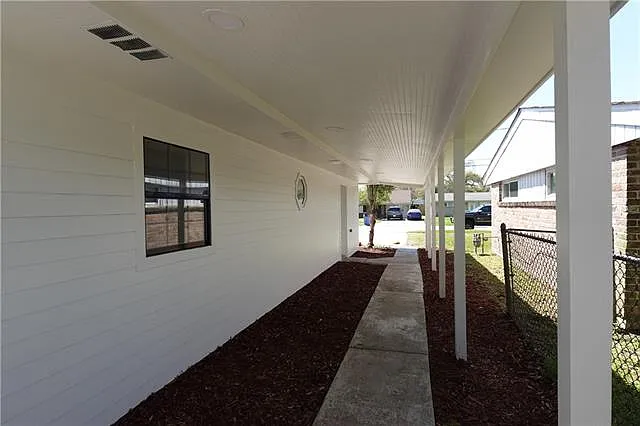 307 Talbot Dr — Photo 23