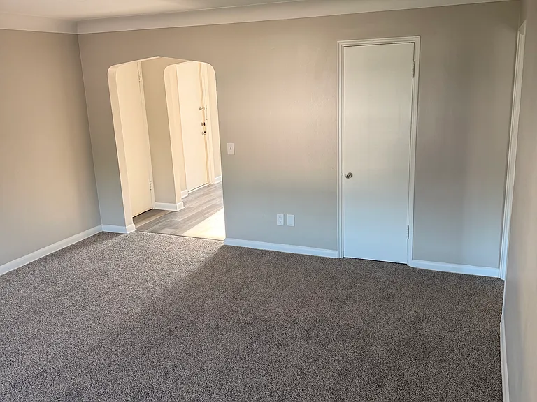 3028 Pemberton Dr #6 — Photo 5