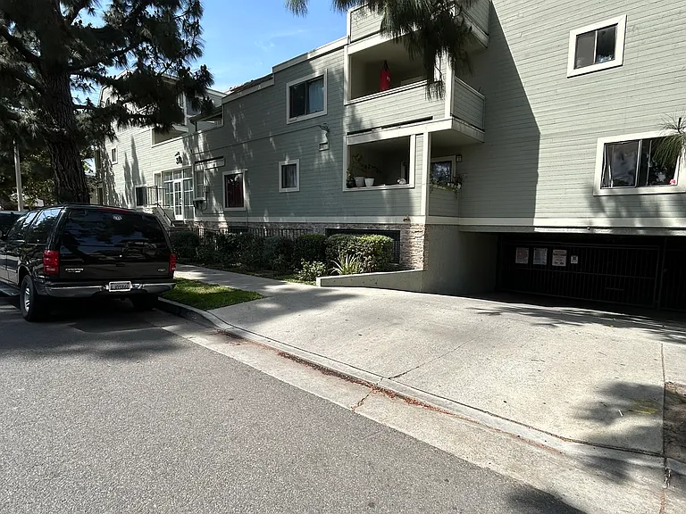 313 E Pine St #9 — Photo 36
