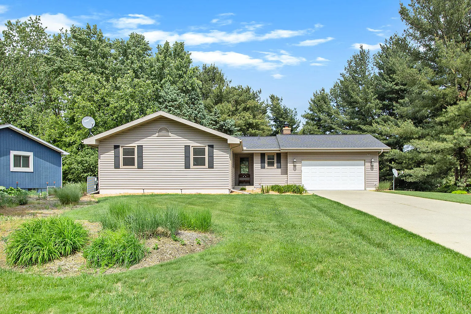 139 Shadowood Ln photo 1