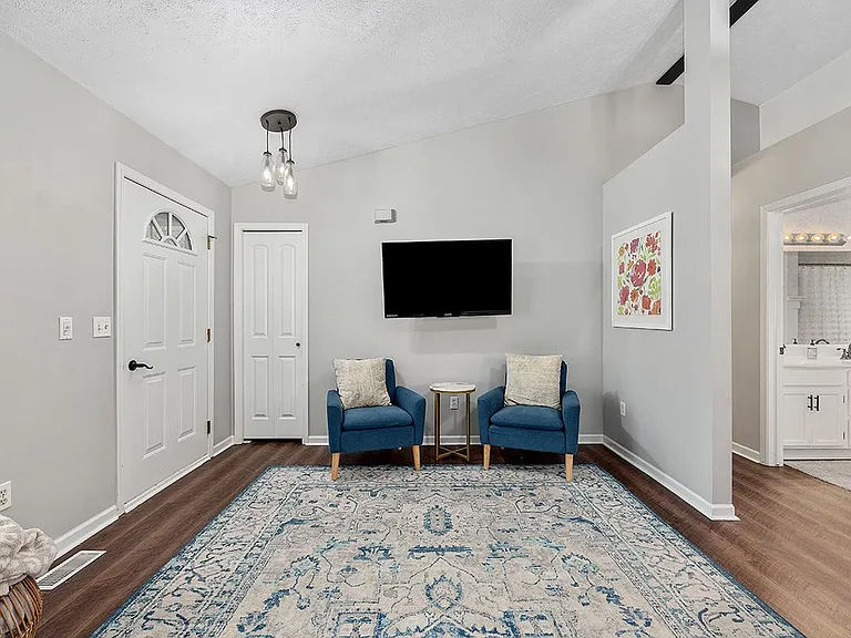 316 Edgewood Dr — Photo 4