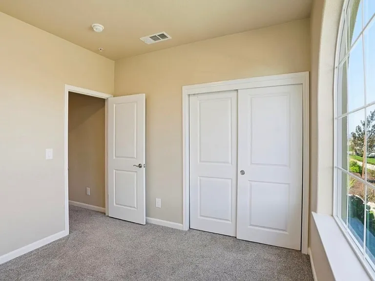 765 Brandywine Ln — Photo 16