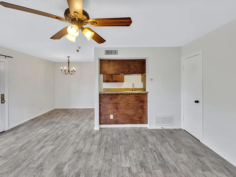 5307 W Sheena Dr — Photo 4
