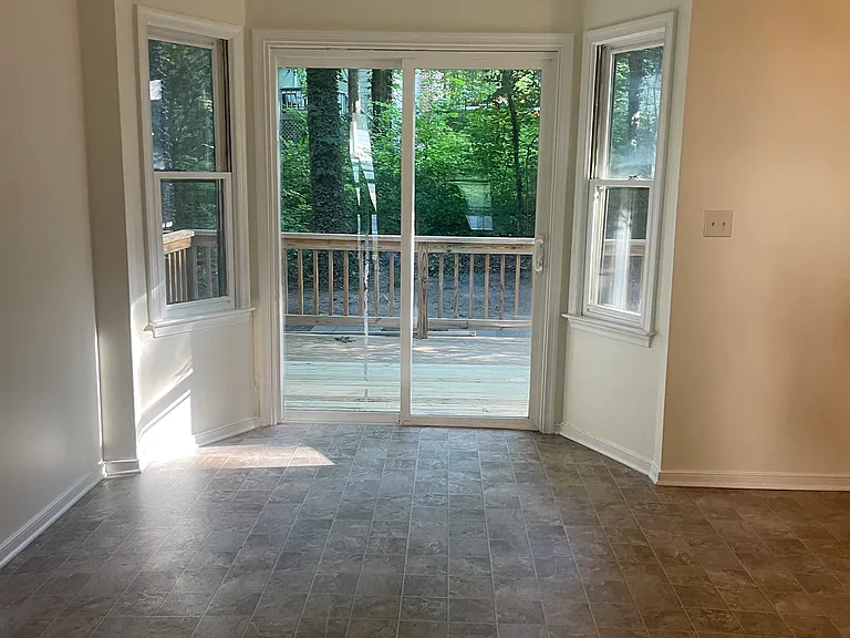 2114 Deer Meadow Ln — Photo 4